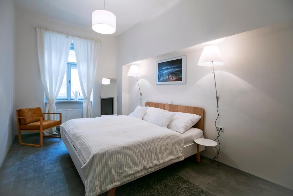 Apartments At The Blue Duckling room 6
